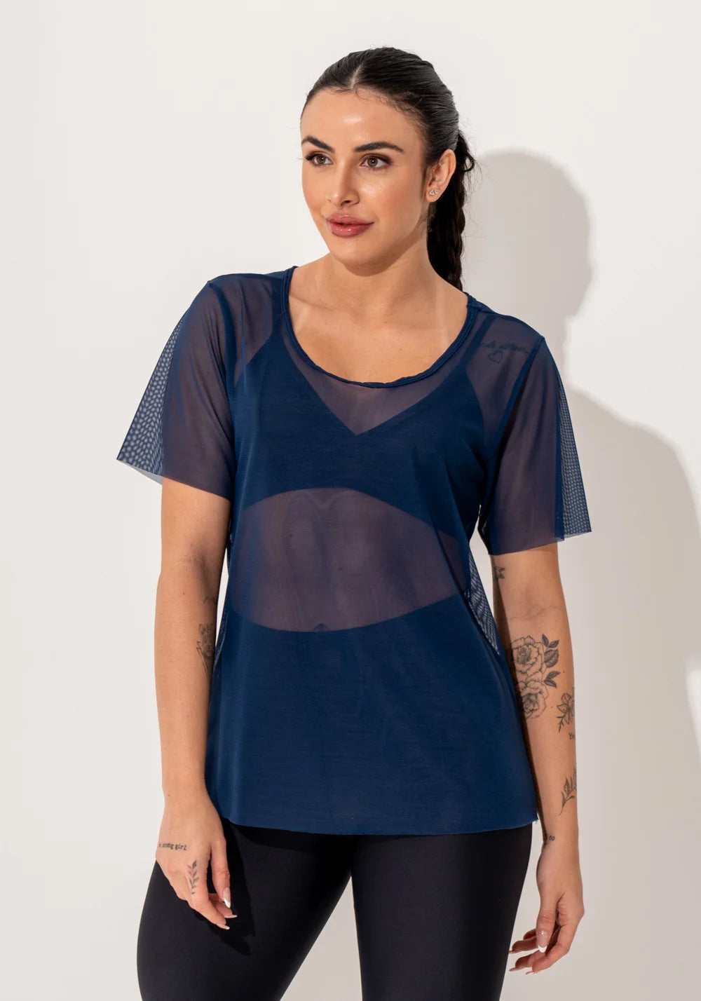 Blusa fitness feminina manga curta tule preto intense