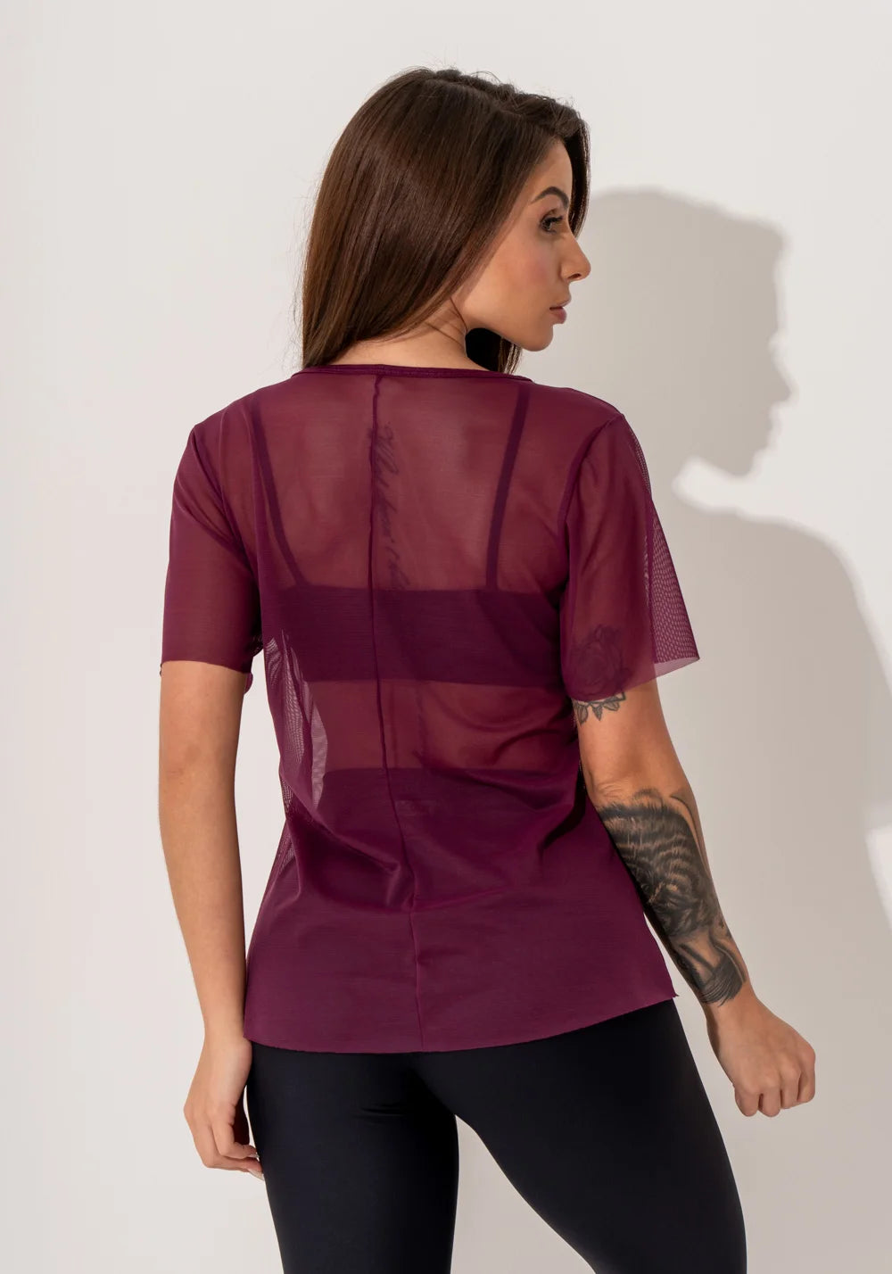 Blusa fitness feminina manga curta tule preto intense
