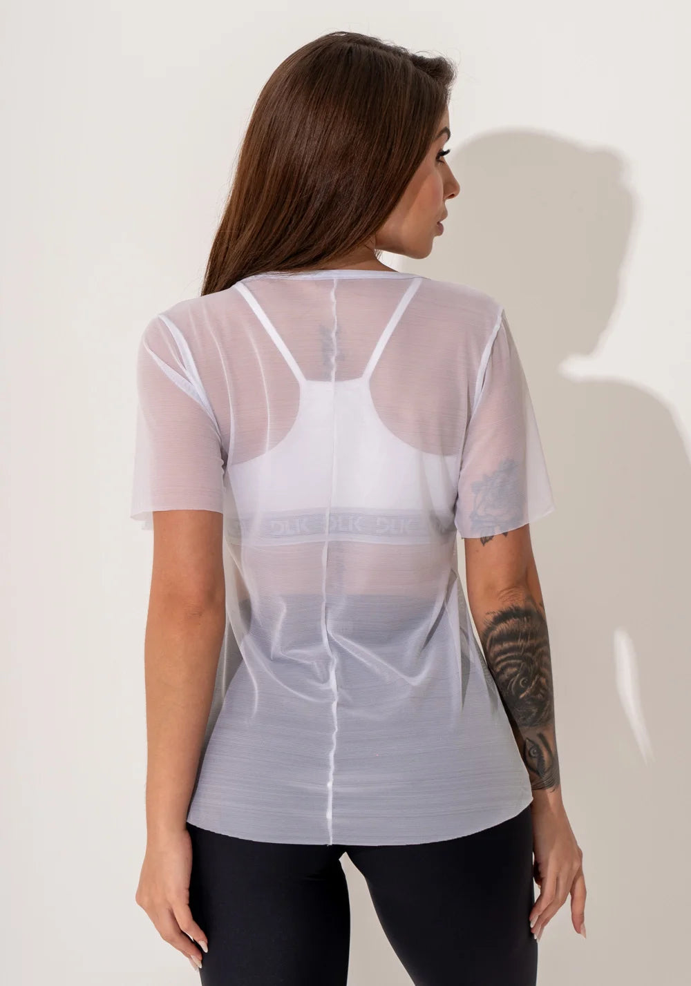 Blusa fitness feminina manga curta tule preto intense